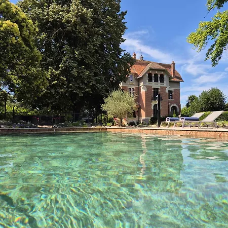 Chateau Mezger 3* Albefeuille-Lagarde