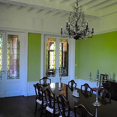 Oda ve Kahvaltı Chateau Mezger 3*