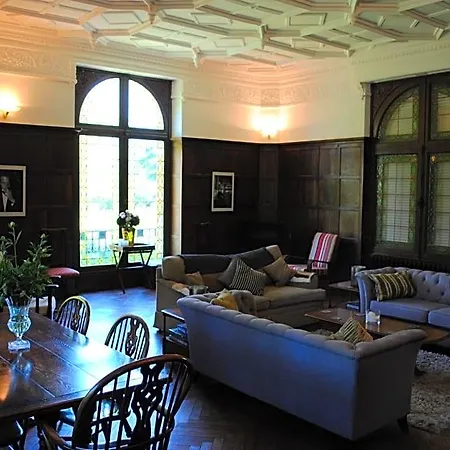 Chateau Mezger Oda ve Kahvaltı 3*