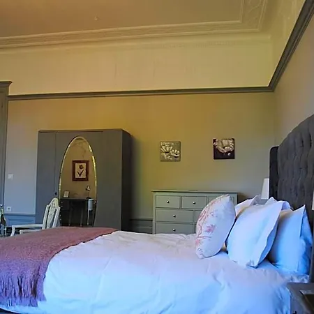 Chateau Mezger Oda ve Kahvaltı 3*