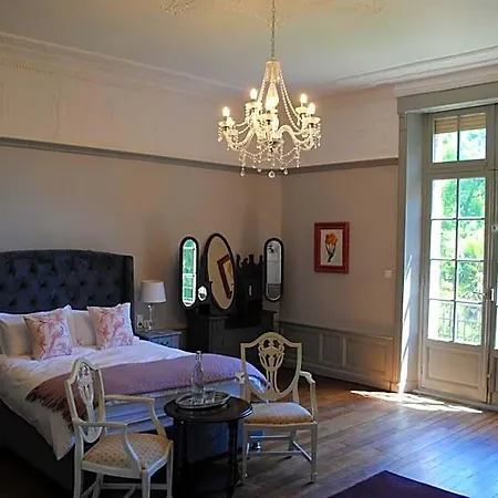 Chateau Mezger Oda ve Kahvaltı 3*