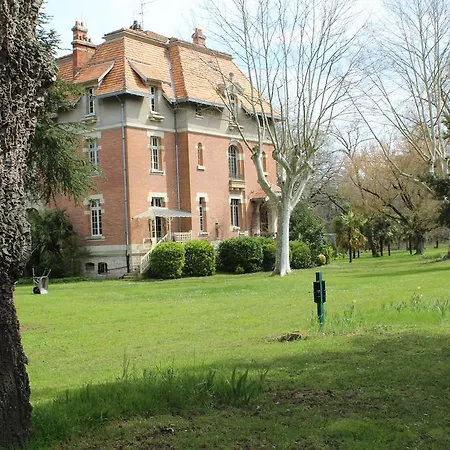 Bed and Breakfast Chateau Mezger 3*
