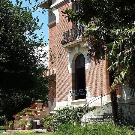 Chateau Mezger Bed and Breakfast Albefeuille-Lagarde